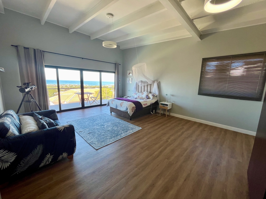 5 Bedroom Property for Sale in Onrus Western Cape